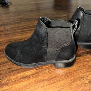 Steve Madden Chelsea Boot, Size 8.5, Black